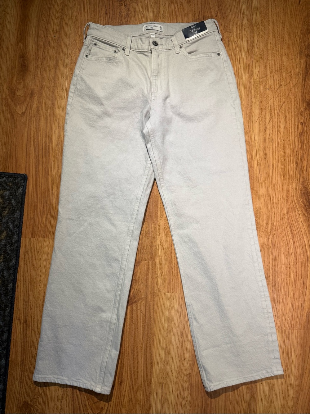 Abercrombie & Fitch Women's Straight-Leg Jeans in Light Gray